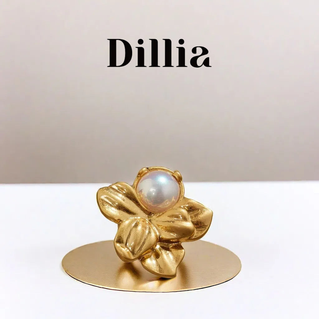 Elegant Leaf-Inlaid Pearl Gold-Plated Ring