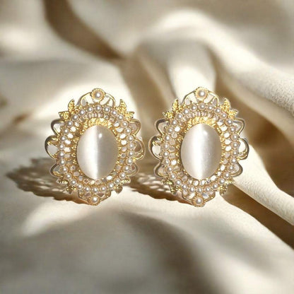 Elegant Luxurious Gold Oval Gemstone Pearl Earrings