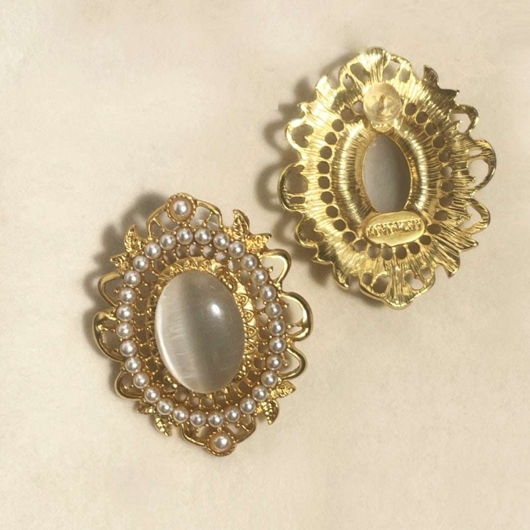 Elegant Luxurious Gold Oval Gemstone Pearl Earrings