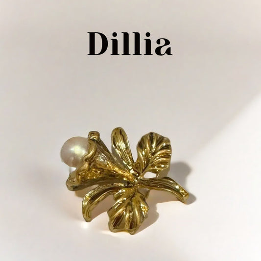 Elegant Pearl Accent Gold Leaf Brooch