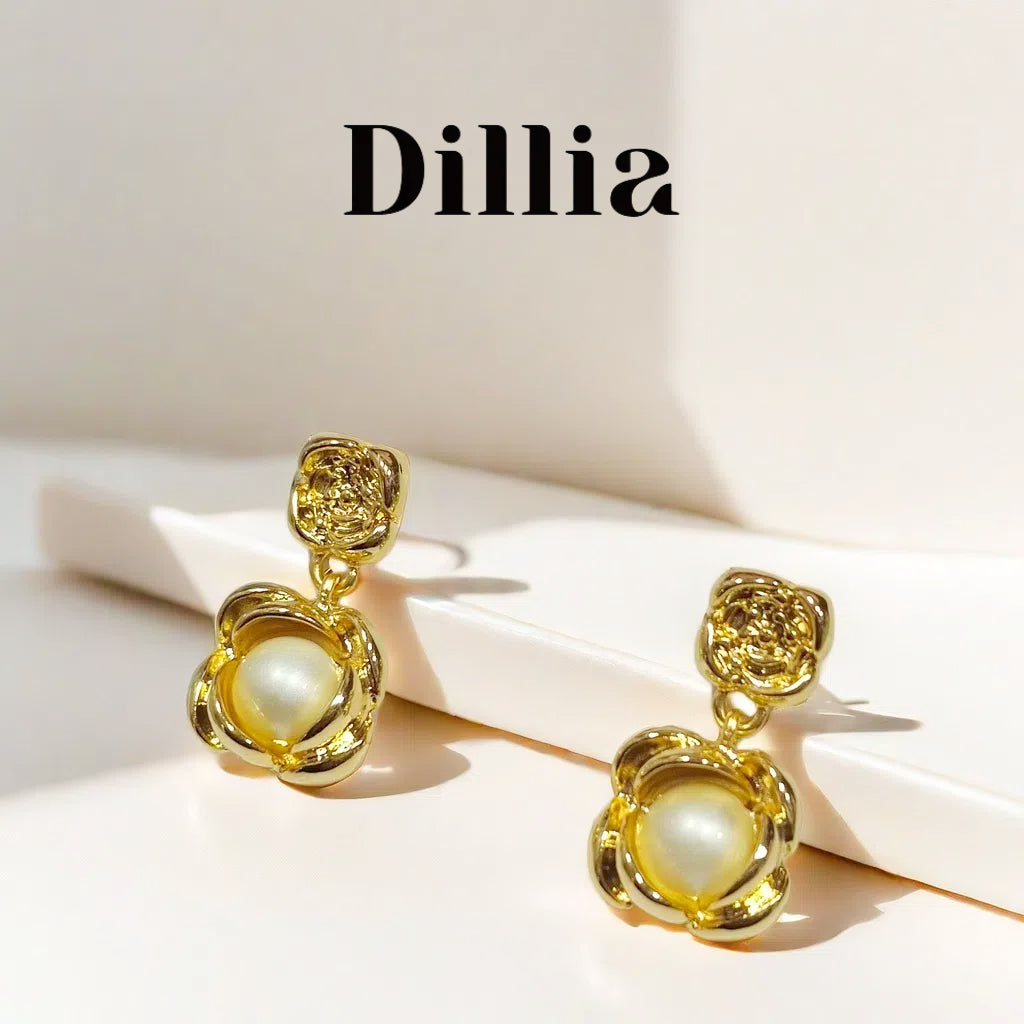 Elegant Golden Jewelry Set with Vintage Turquoise-Like Stones