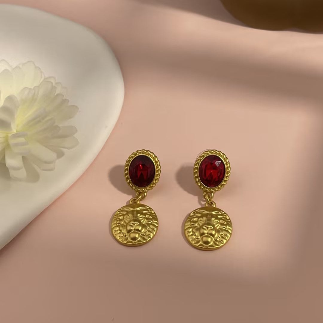 Golden Engraved Lion Vintage Glaze Stone Stud Vintage Earrings