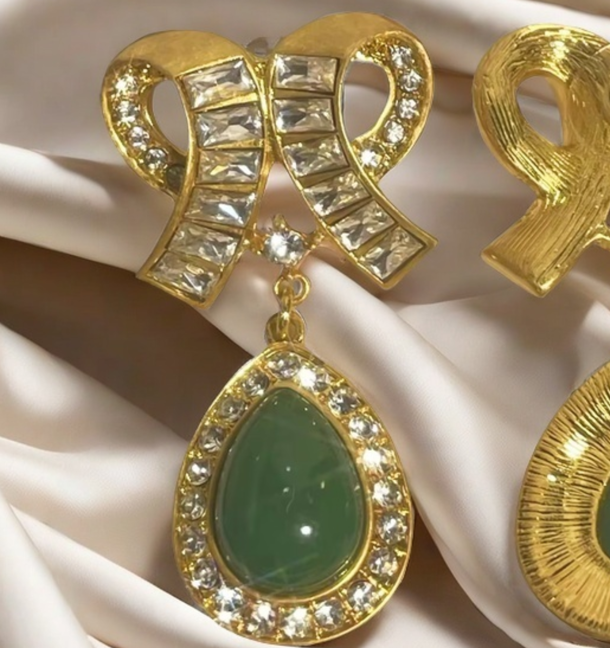 Elegant Bow Design Green Crystal Drop Earrings