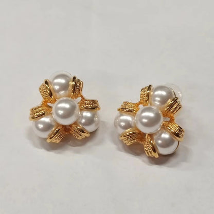 Elegance Pearl Cluster Golden Earrings