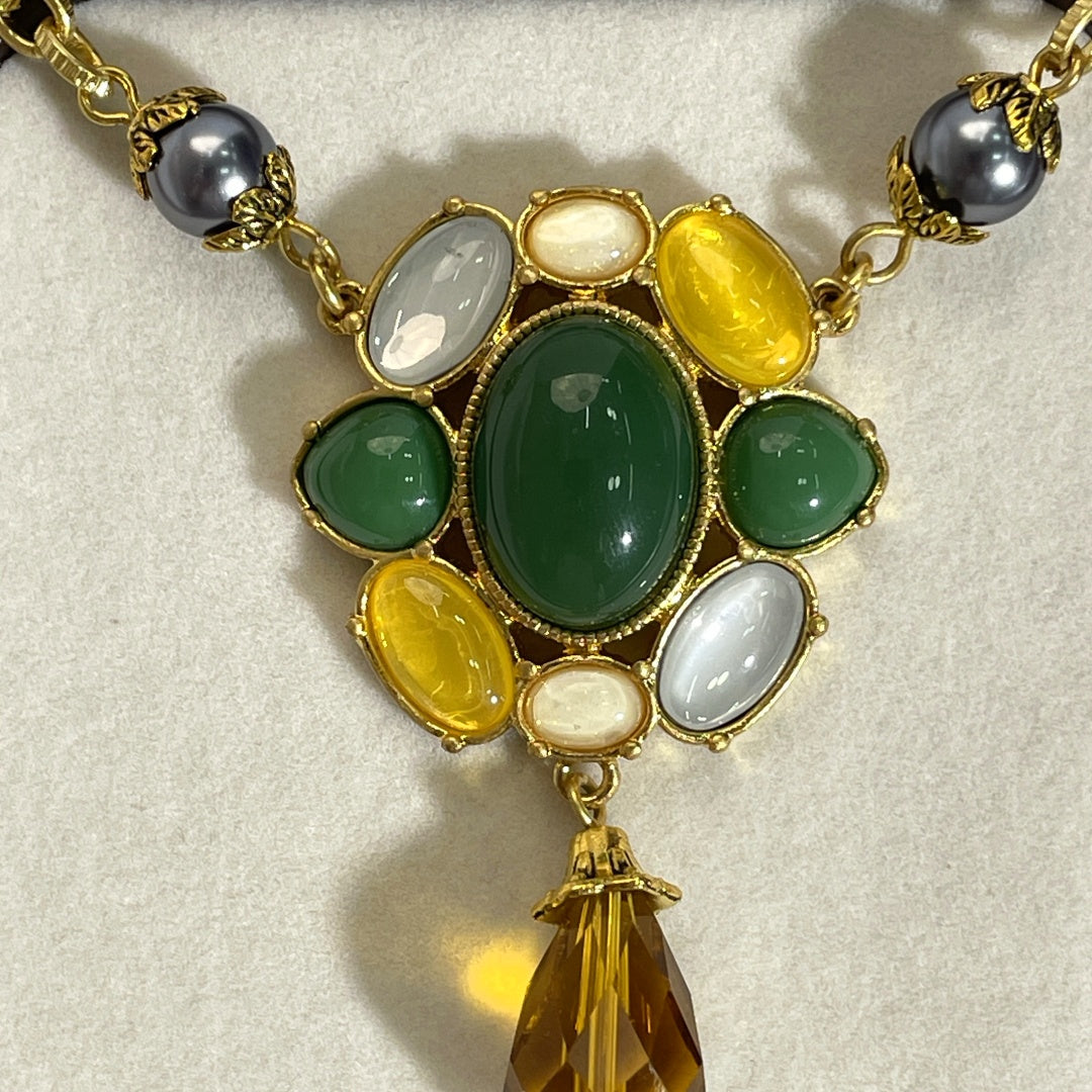 Colorful Flower Shape Amber Pendant Necklace