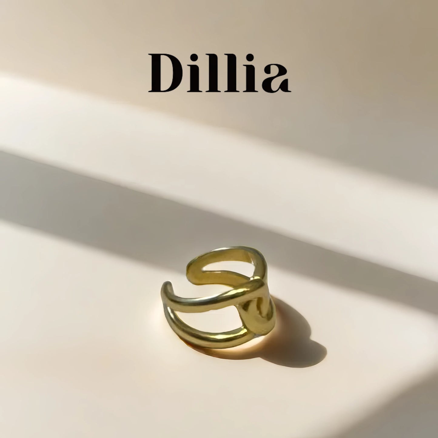 Modern Elegant Gold Cutout Twist Ring