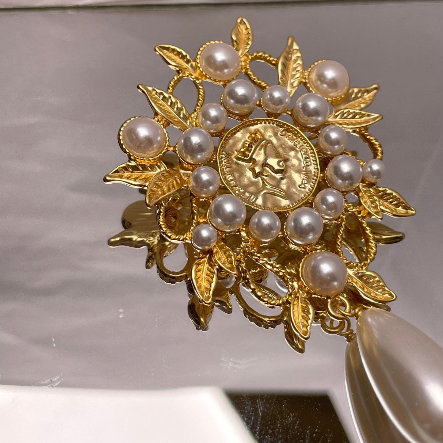 Matte Golden Cameo Vintage Pearl Teardrop Leaf Brooch