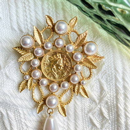 Matte Golden Cameo Vintage Pearl Teardrop Leaf Brooch